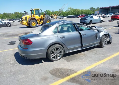 2017 Volkswagen Passat R-Line z USA, uszkodzony, nr VIN 1VWDT7A37HC051027